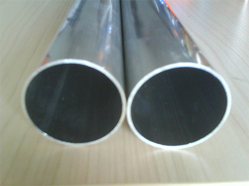 Corrosion resistant seamless aluminum alloy tube